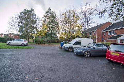 17 Maybank Close, Lichfield, WS14 9UJ