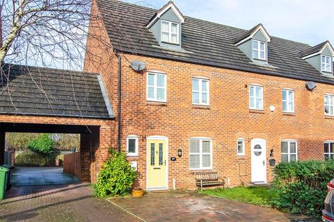 4 bedroom end of terrace house for sale, Bridgeside Close, Walsall WS8