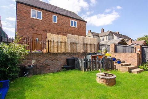 2 Chestnut Close, Chasetown, Burntwood, WS7 3AD
