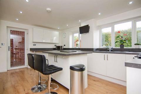 12 Kean Close, Lichfield, WS13 7EL