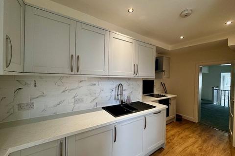 2 bedroom apartment to rent, High Street, Sevenoaks, TN13