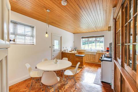 30 Manor Way, South Croydon, CR2 7BS