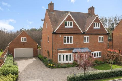12 Brackenwood, Midhurst, GU29 0FB