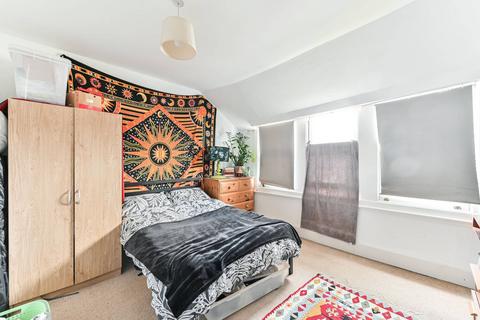 2 bedroom flat to rent, Salford Road, Telford Park, London, SW2