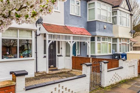 135 Midhurst Road, London, W13 9TJ