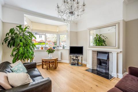 135 Midhurst Road, London, W13 9TJ
