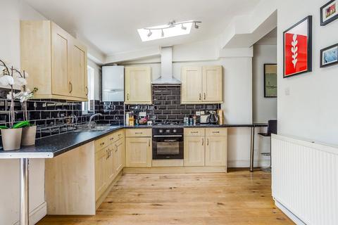 135 Midhurst Road, London, W13 9TJ