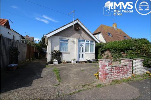 1 bedroom bungalow for sale, The Close, Jaywick, Clacton-on-Sea