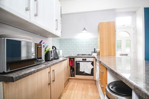 1 bedroom detached house for sale, Flat 3, Surrey Towers, 2 Ipswich Road, BOURNEMOUTH, BH4