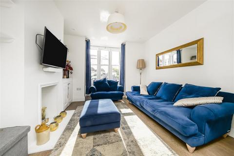 39 Cherry Orchard Road, West Molesey, KT8 1QZ
