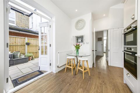 39 Cherry Orchard Road, West Molesey, KT8 1QZ
