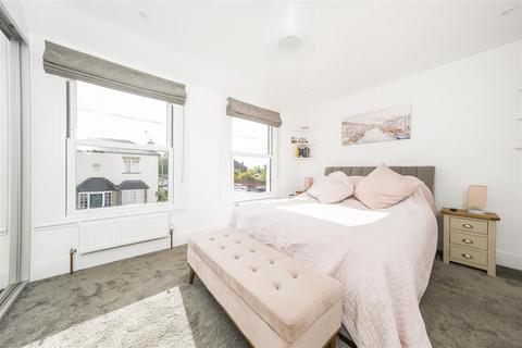 39 Cherry Orchard Road, West Molesey, KT8 1QZ