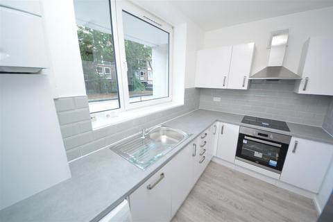 2 bedroom flat to rent, Englefield, Clarence Gardens, London NW1