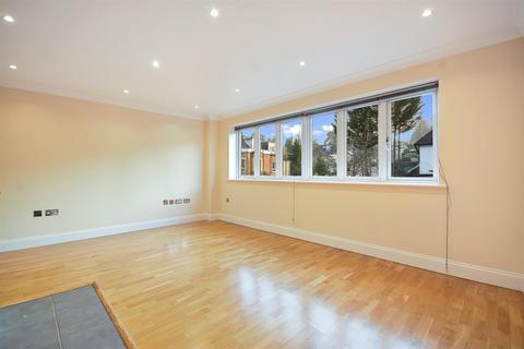 1 bedroom apartment for sale, Lower Road, Chorleywood, WD3