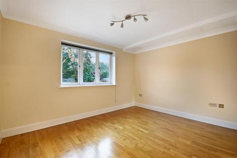 1 bedroom apartment for sale, Lower Road, Chorleywood, WD3