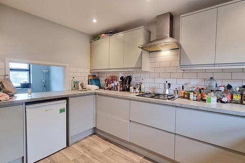 4 bedroom end of terrace house for sale, Merchants Landing, Bristol BS1