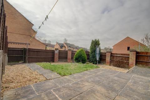 3 bedroom end of terrace house to rent, Melville Close, Rugby