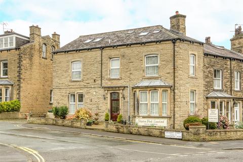 7 bedroom end of terrace house for sale, Salisbury Street, Skipton