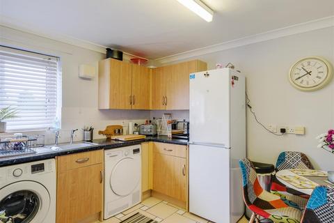 2 bedroom end of terrace house for sale, Miller Close, New Milton BH25