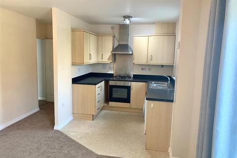 2 bedroom apartment to rent, Hollist Court, Littlehampton BN17