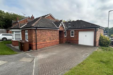 3 bedroom detached bungalow to rent, The Hawthorns, Wakefield WF1