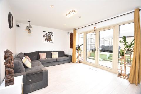 4 bedroom semi-detached house for sale, Pansy Court, Seacroft, Leeds