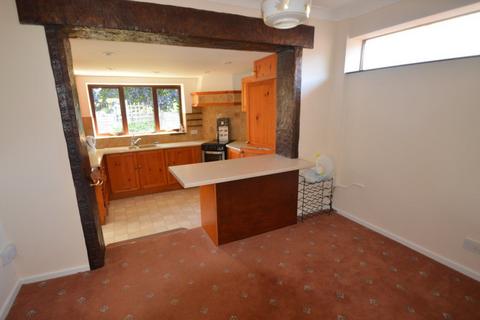 3 bedroom bungalow to rent, White Oak Drive, Kingswinford
