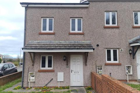 3 bedroom end of terrace house to rent, Horsfield Close, Whitehaven CA28
