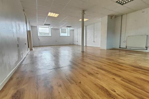 Warehouse to rent, Colne Valley Business Park, Linthwaite, Huddersfield