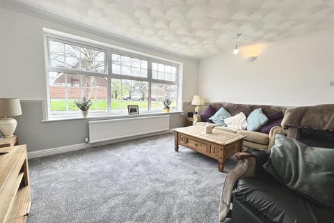 4 bedroom semi-detached house for sale, Oldfield Drive, Vicars Cross, Chester