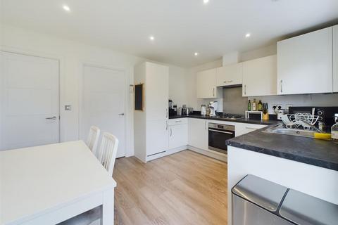 2 bedroom end of terrace house for sale, Somerset Road, Faygate RH12
