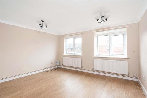 1 bedroom apartment to rent, Ravenscroft Crescent, London SE9