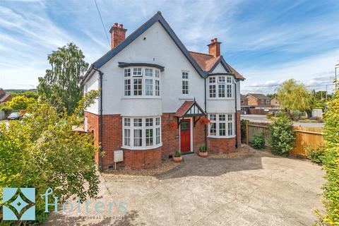 4 bedroom detached house for sale, Ludlow Road, Craven Arms