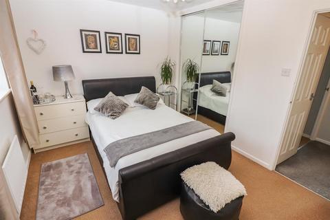4 bedroom property for sale, Meadow Way, Gobowen, Oswestry