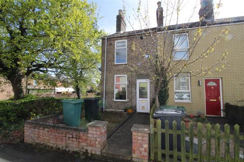 3 bedroom end of terrace house to rent, Park Street, Peterborough
