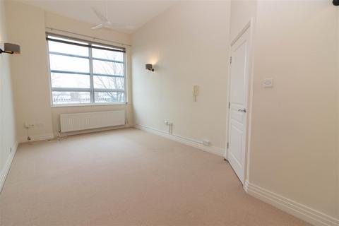2 bedroom ground floor flat to rent, Wills Oval, Newcastle Upon Tyne