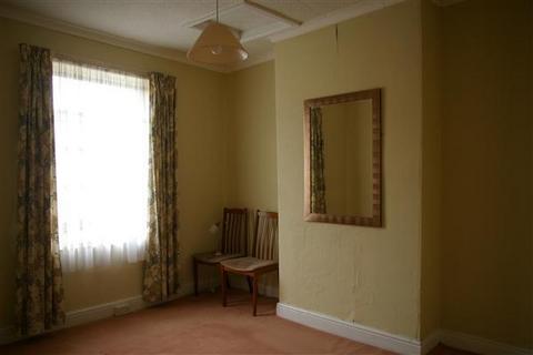 3 bedroom end of terrace house to rent, Cardiff Street,Pennfields
