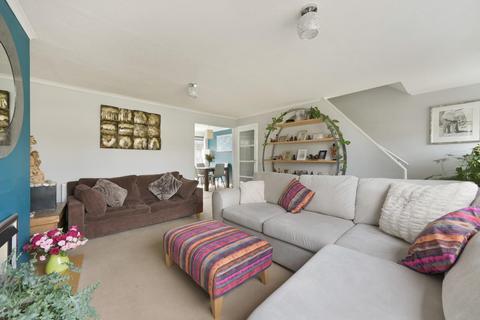 7, Cheyne Court Park Road, Banstead, SM7 3BS