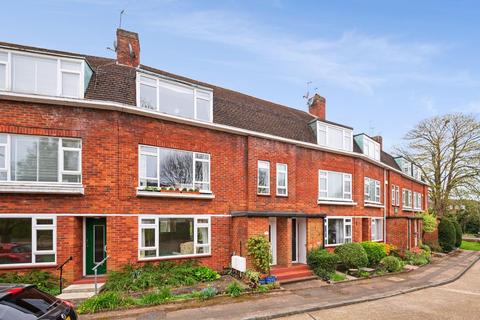 7, Cheyne Court Park Road, Banstead, SM7 3BS
