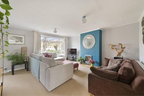 7, Cheyne Court Park Road, Banstead, SM7 3BS