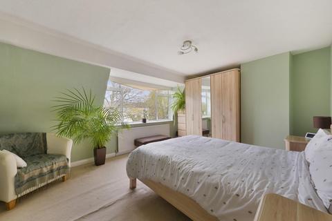 7, Cheyne Court Park Road, Banstead, SM7 3BS