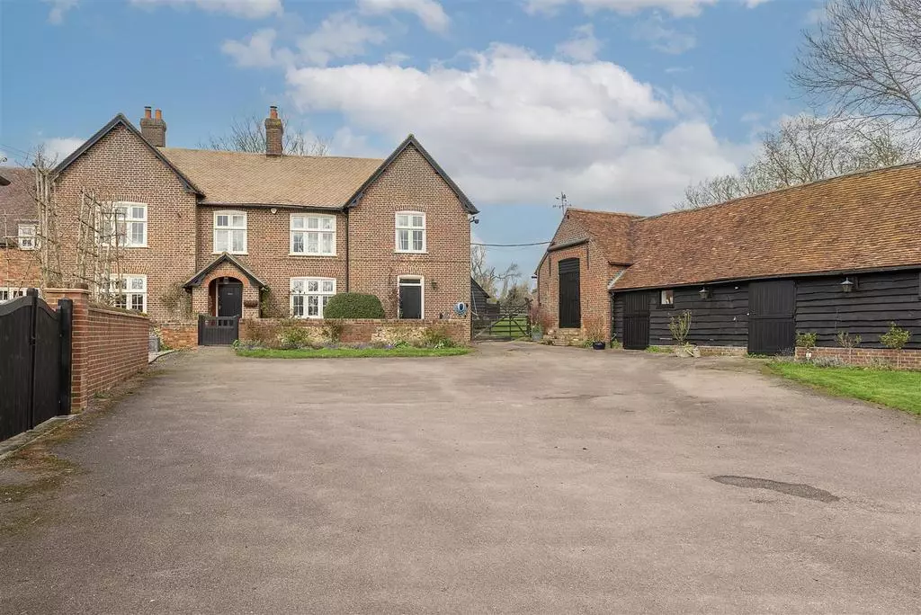 7 bedroom equestrian property for sale