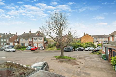 4 bedroom house for sale, Maxwell Road, Ashford TW15