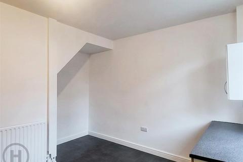2 bedroom terraced house to rent, Milton Street, Leigh
