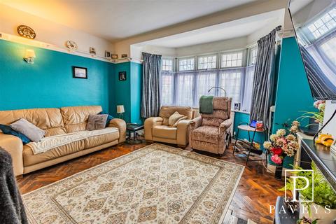 3 bedroom flat for sale, Eton Road, Frinton-On-Sea