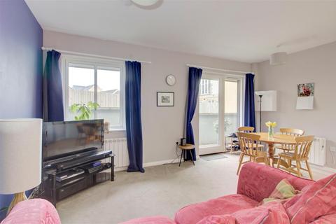 2 bedroom apartment for sale, 27 Cedar Court, Malmesbury