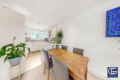 2 bedroom maisonette for sale, Park Farm Close, London, N2