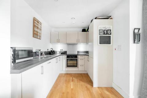 2 bedroom apartment for sale, Walkinshaw Court, Gloucester