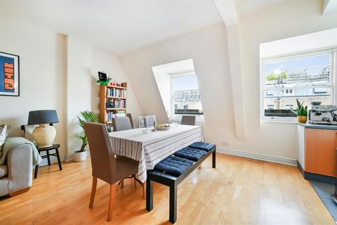 2 bedroom flat for sale, Grafton Mews, Fitzrovia, W1T