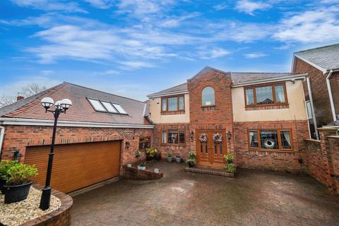 4 bedroom detached house for sale, Bridal Path, East Herrington, Sunderland